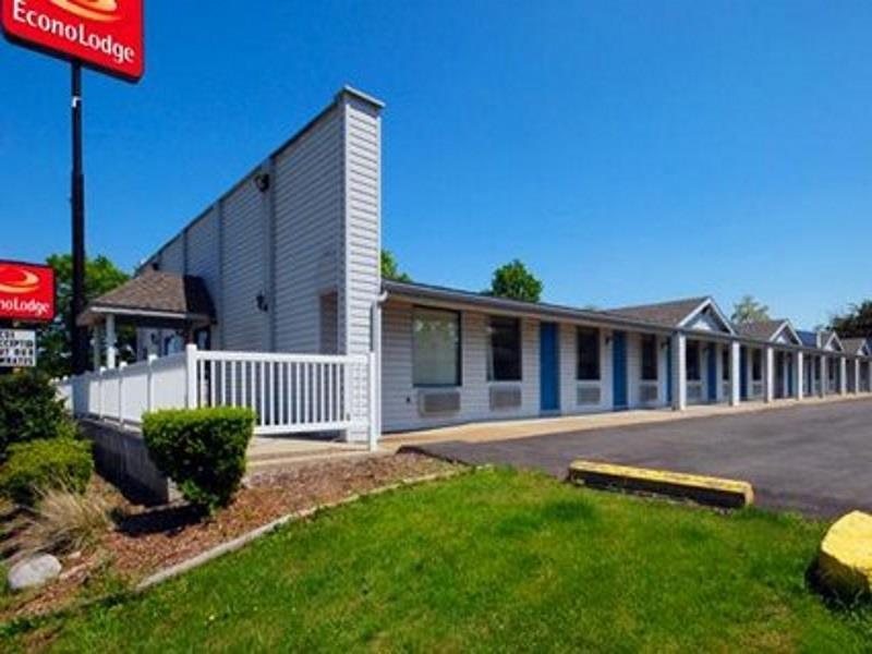 Austin Town Inn Austintown Exterior photo